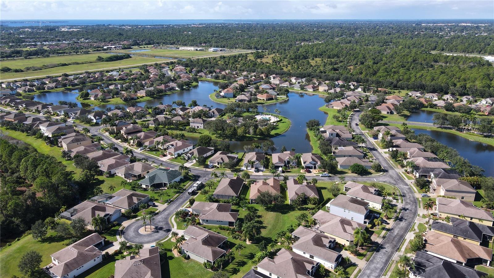 Image 40 of 44 For 2836 Suncoast Lakes Boulevard