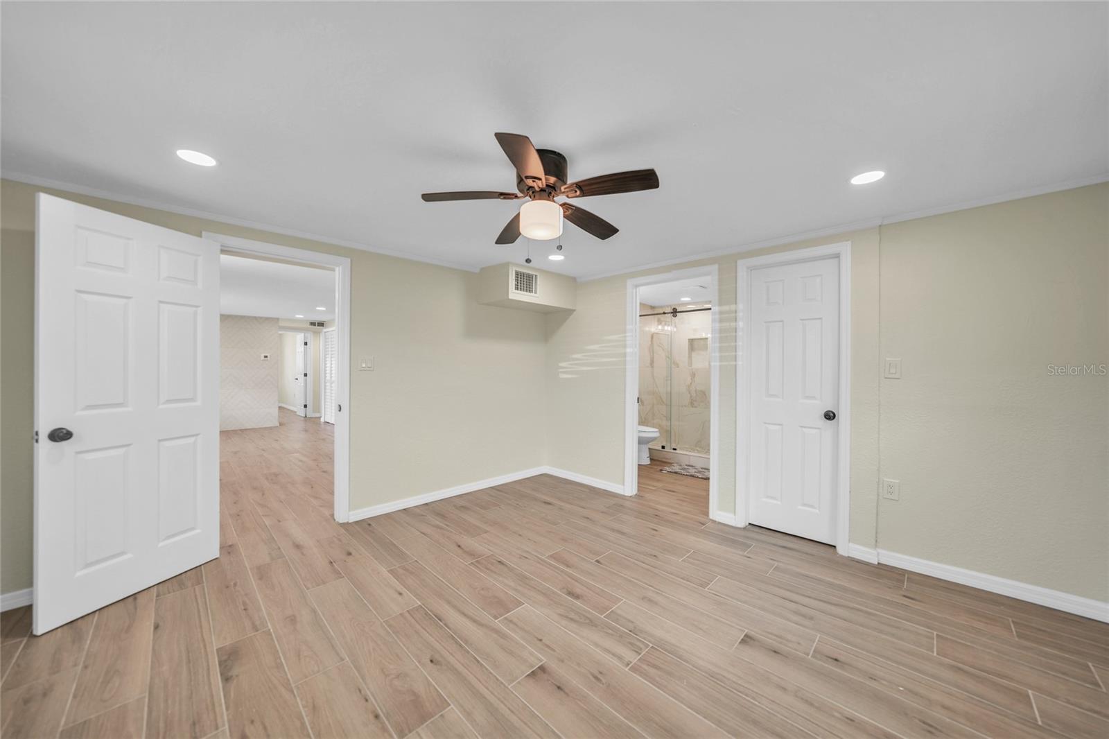 Image 13 of 29 For 654 Aqui Esta Drive