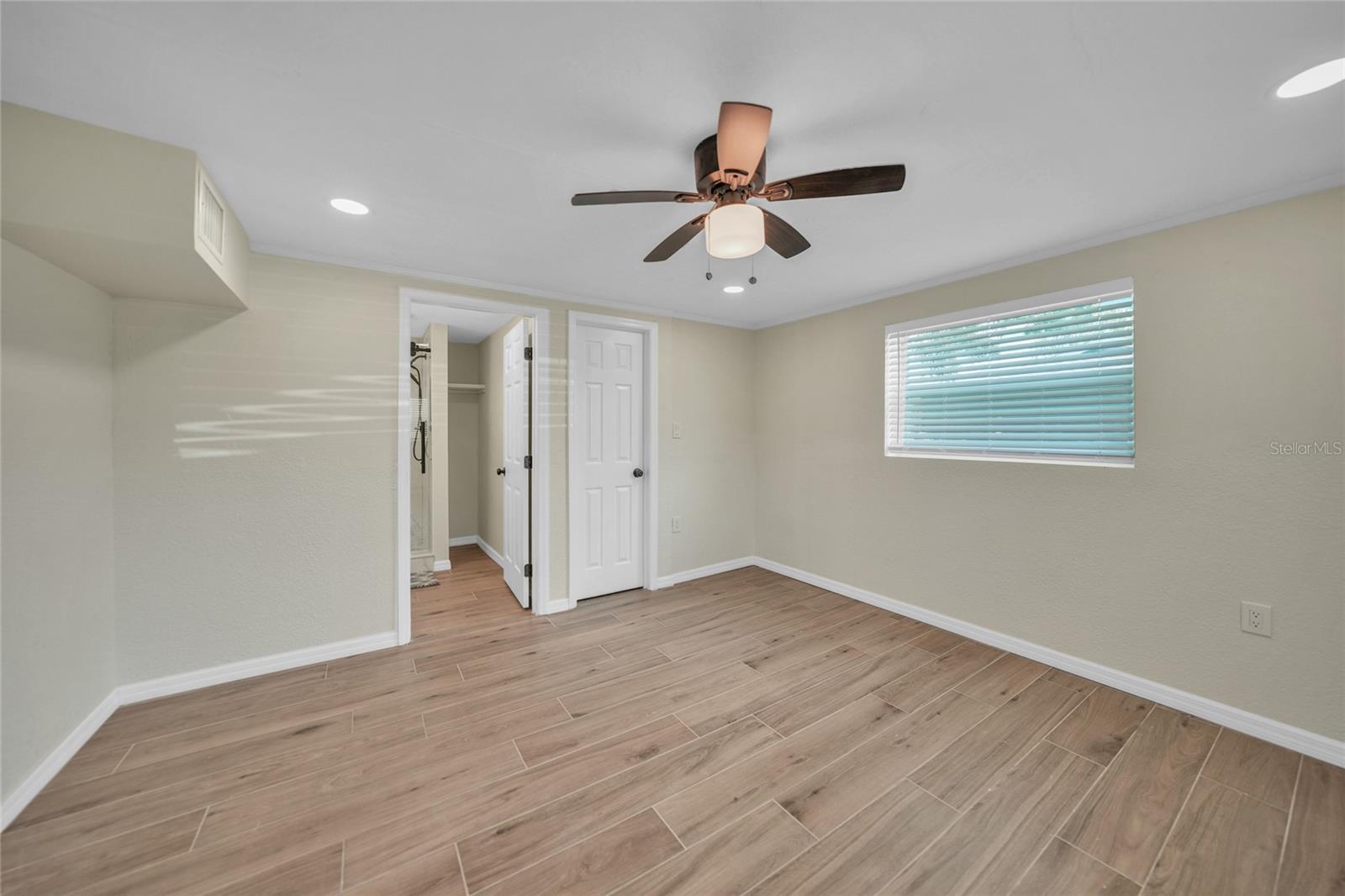 Image 14 of 29 For 654 Aqui Esta Drive