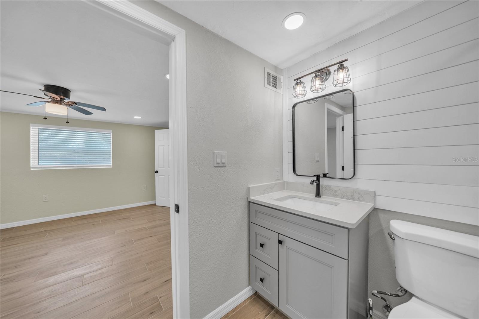 Image 15 of 29 For 654 Aqui Esta Drive