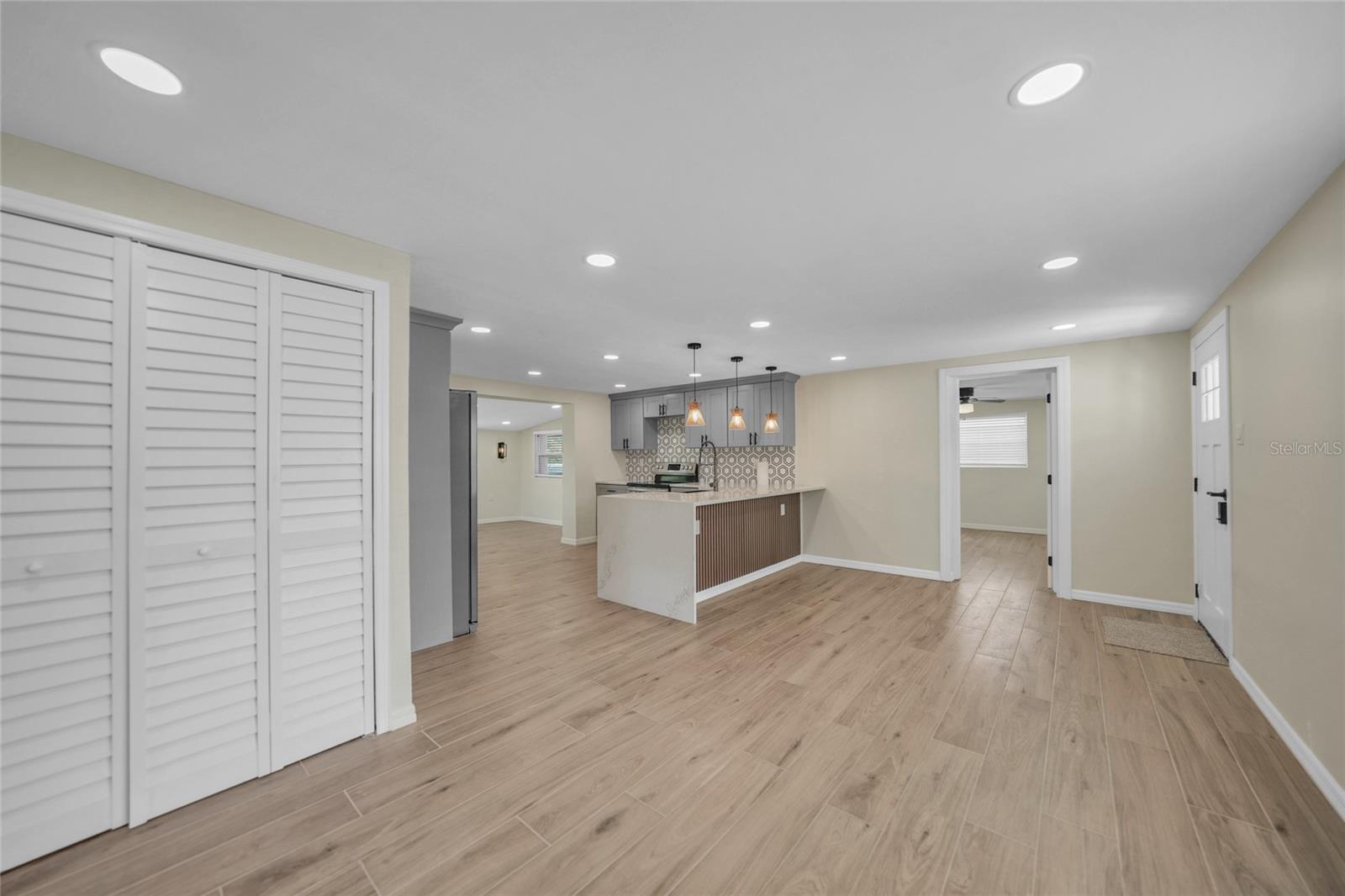 Image 2 of 29 For 654 Aqui Esta Drive