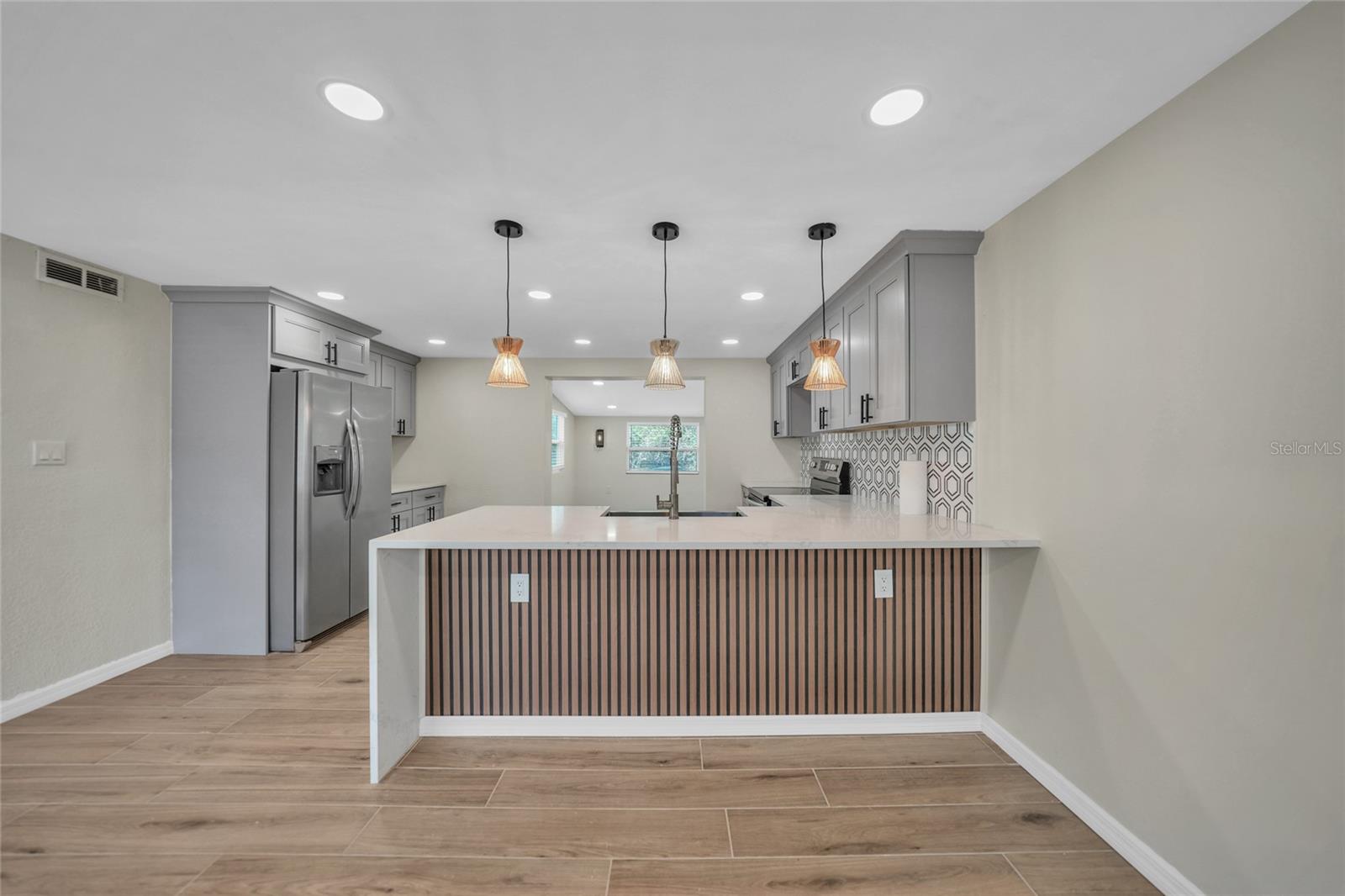 Image 5 of 29 For 654 Aqui Esta Drive