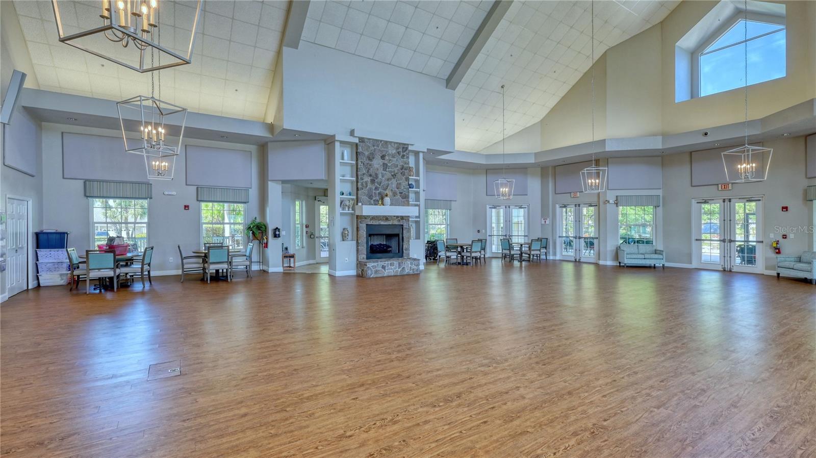 Image 39 of 50 For 19325 Water Oak Drive 305