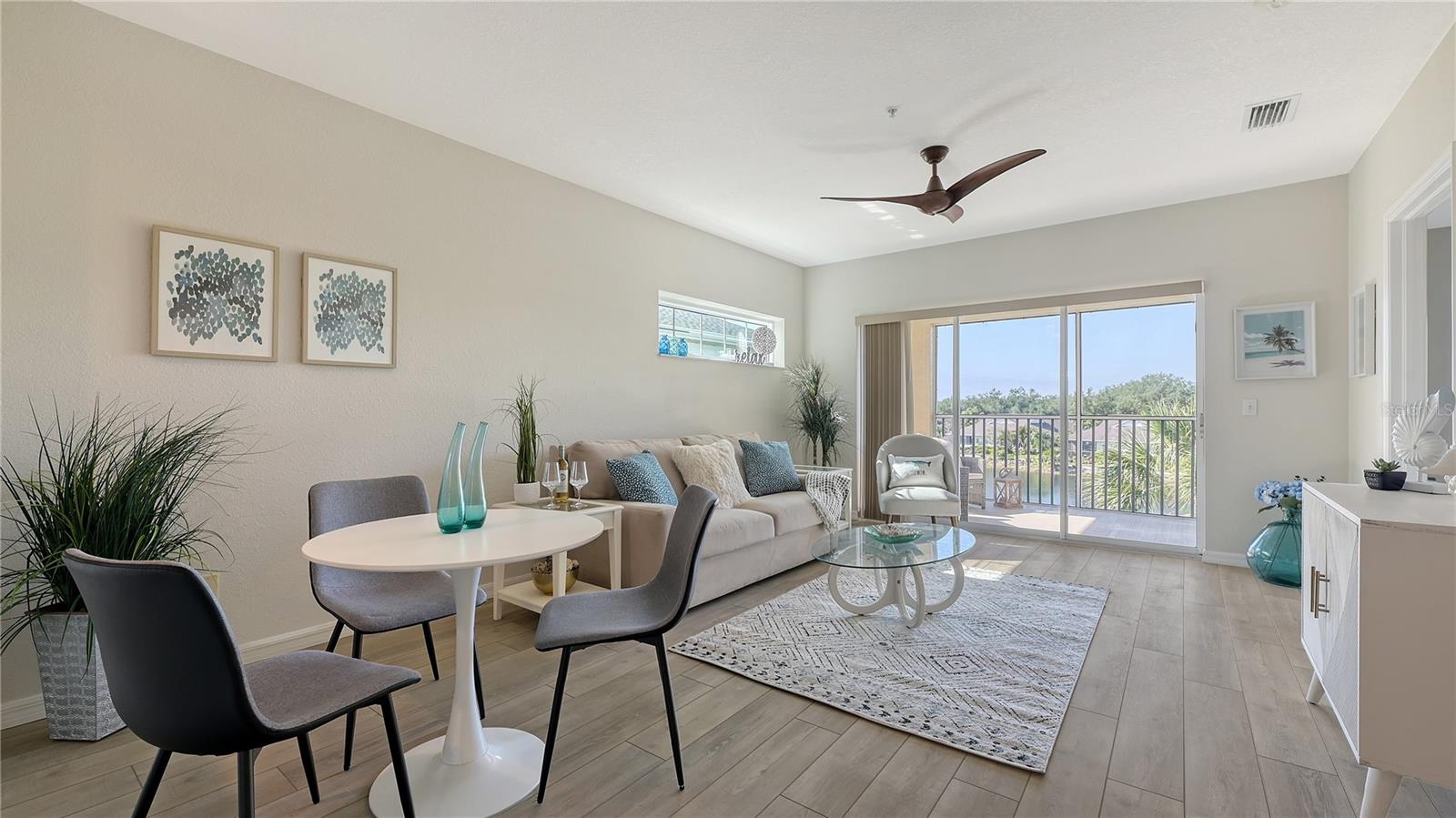 Image 4 of 50 For 19325 Water Oak Drive 305
