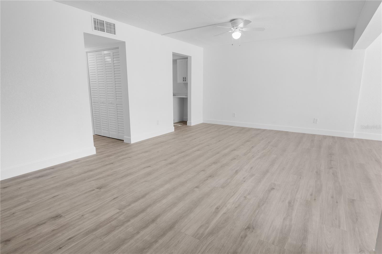 Image 33 of 53 For 6500 Estero Boulevard F116