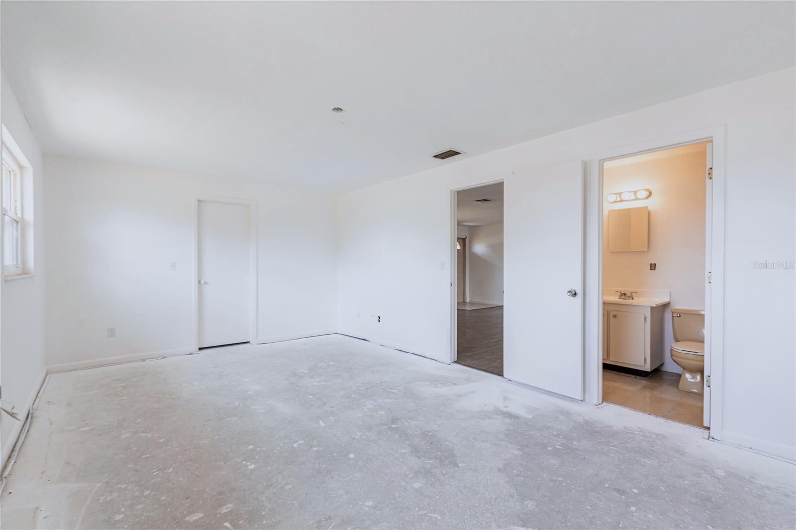 Image 11 of 31 For 661 Athos Terrace