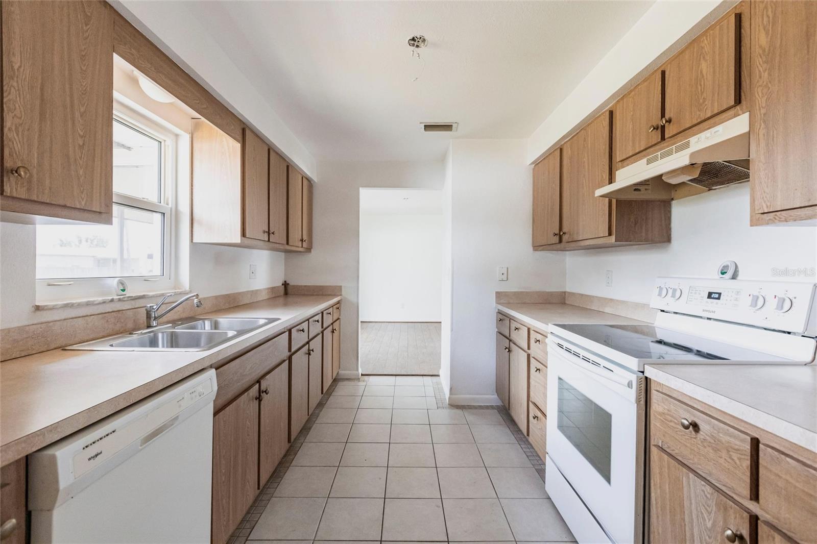 Image 7 of 31 For 661 Athos Terrace