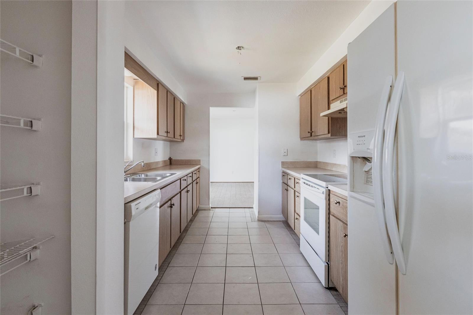 Image 8 of 31 For 661 Athos Terrace