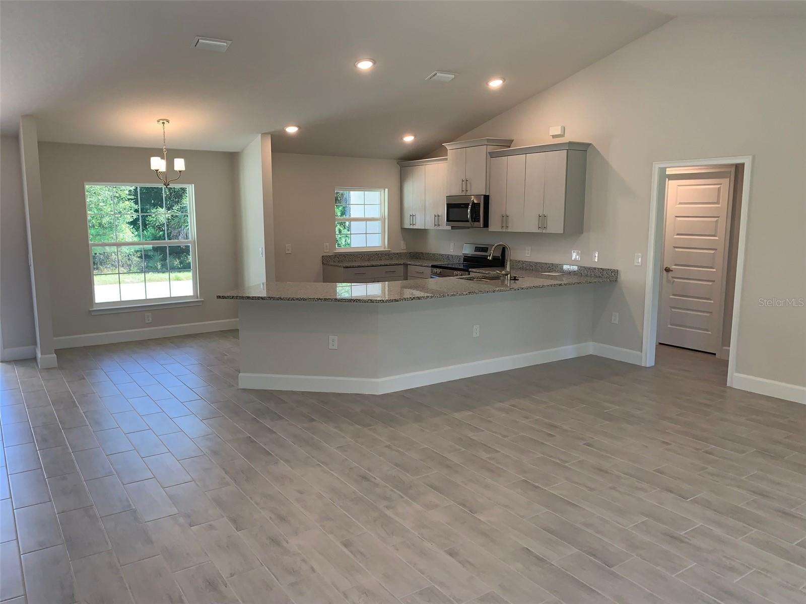 Image 3 of 8 For 2277 Chanute Street