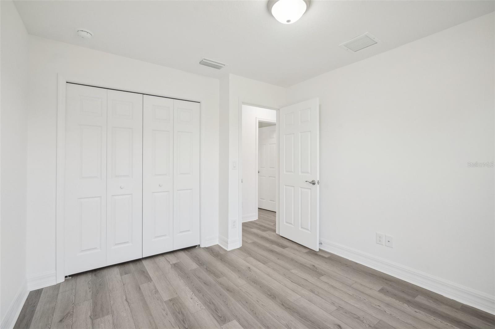 Image 6 of 8 For 11456 5th Avenue