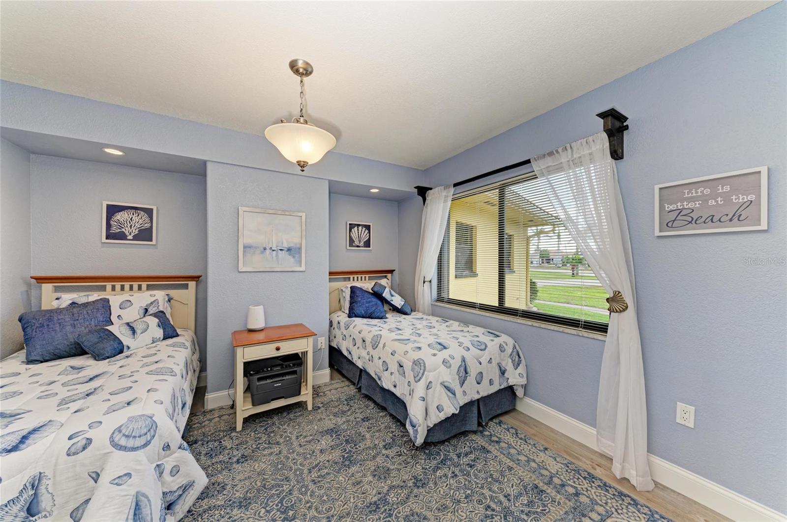 Image 31 of 52 For 200 Capri Isles Court