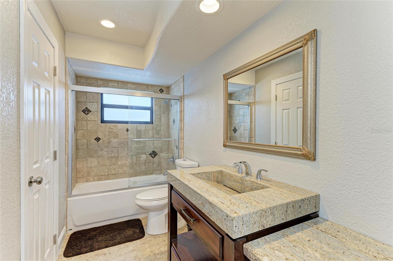 Image 33 of 52 For 200 Capri Isles Court