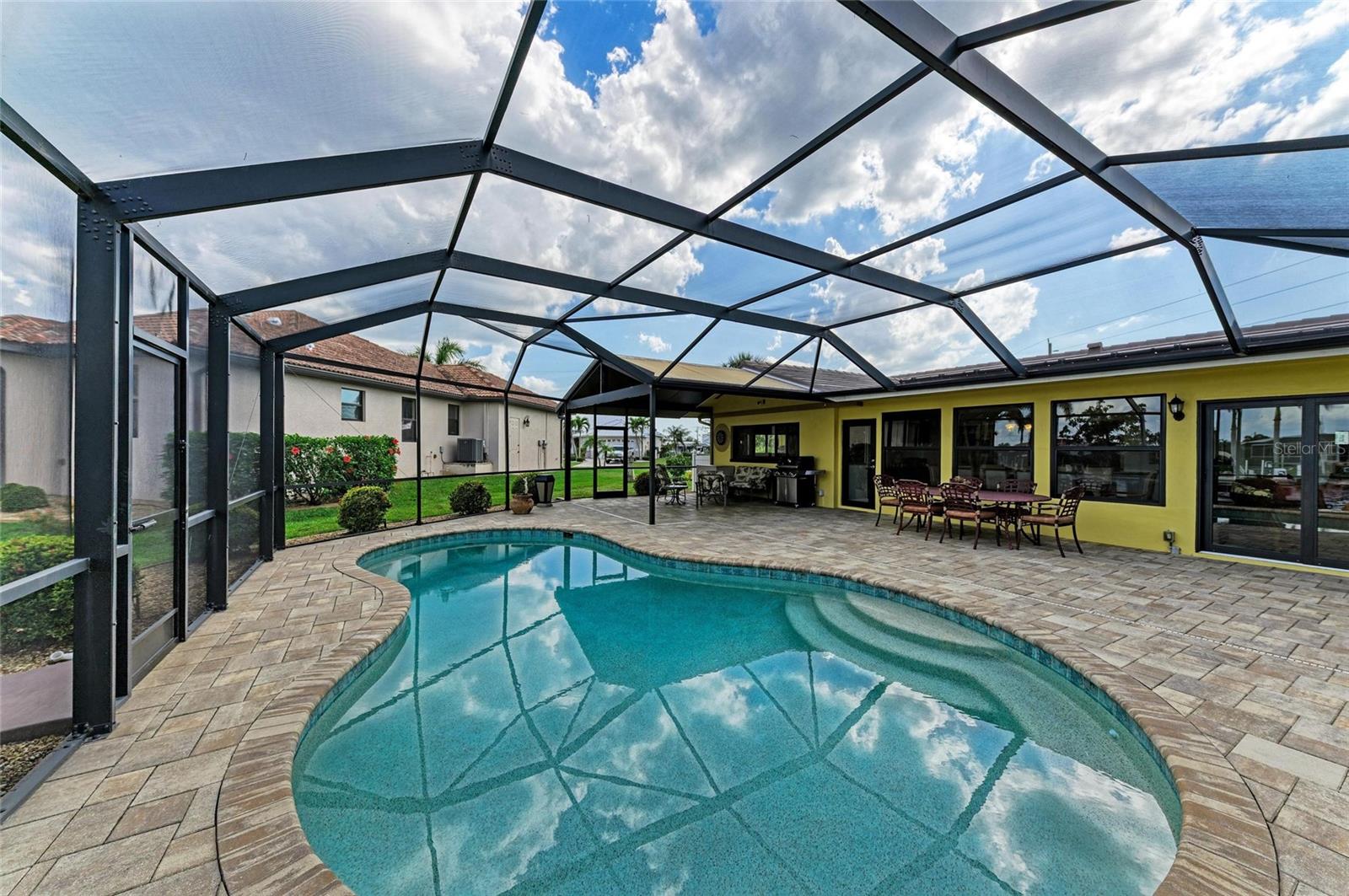 Image 42 of 52 For 200 Capri Isles Court