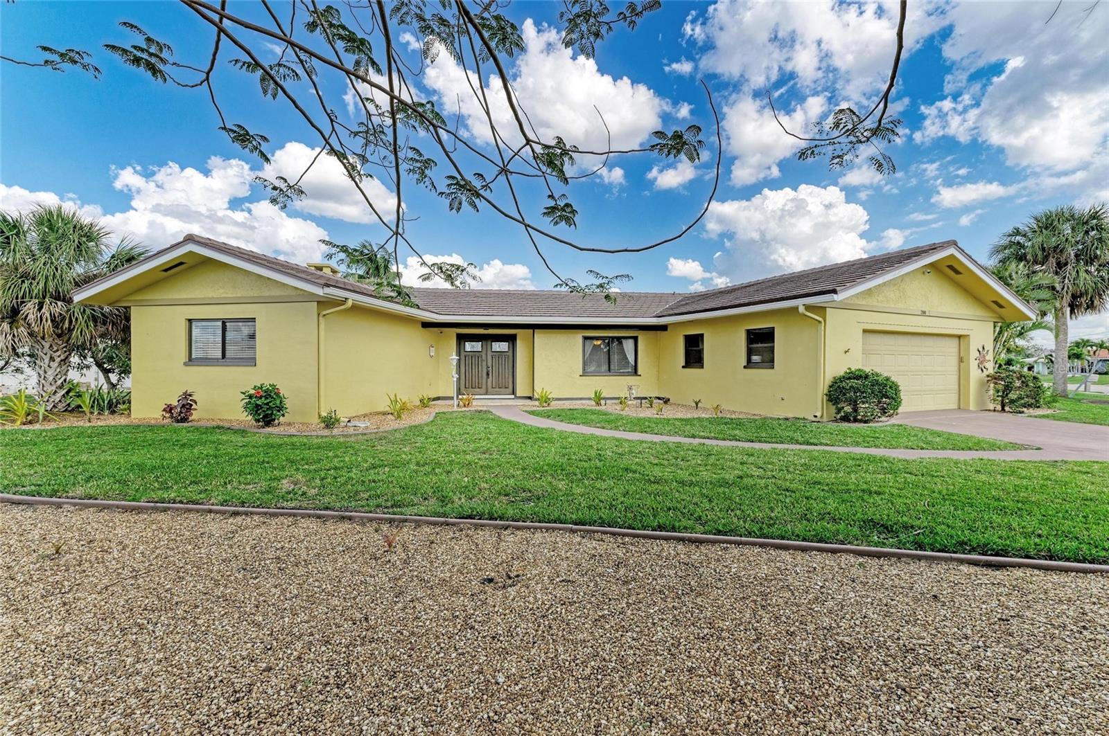 Image 5 of 52 For 200 Capri Isles Court