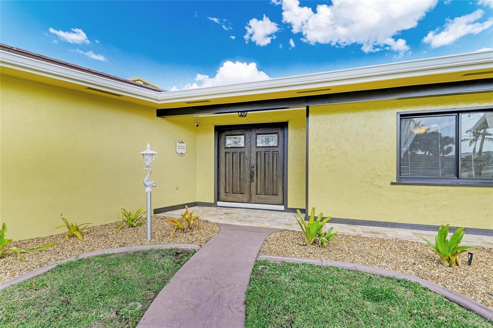 Image 6 of 52 For 200 Capri Isles Court