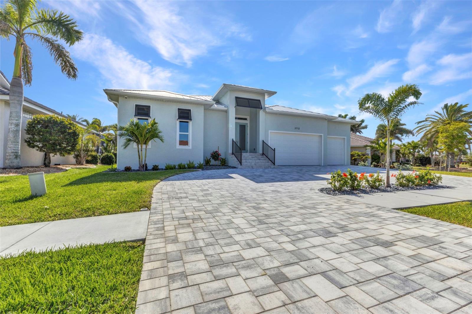 Image 4 of 94 For 3712 Carmichael Drive