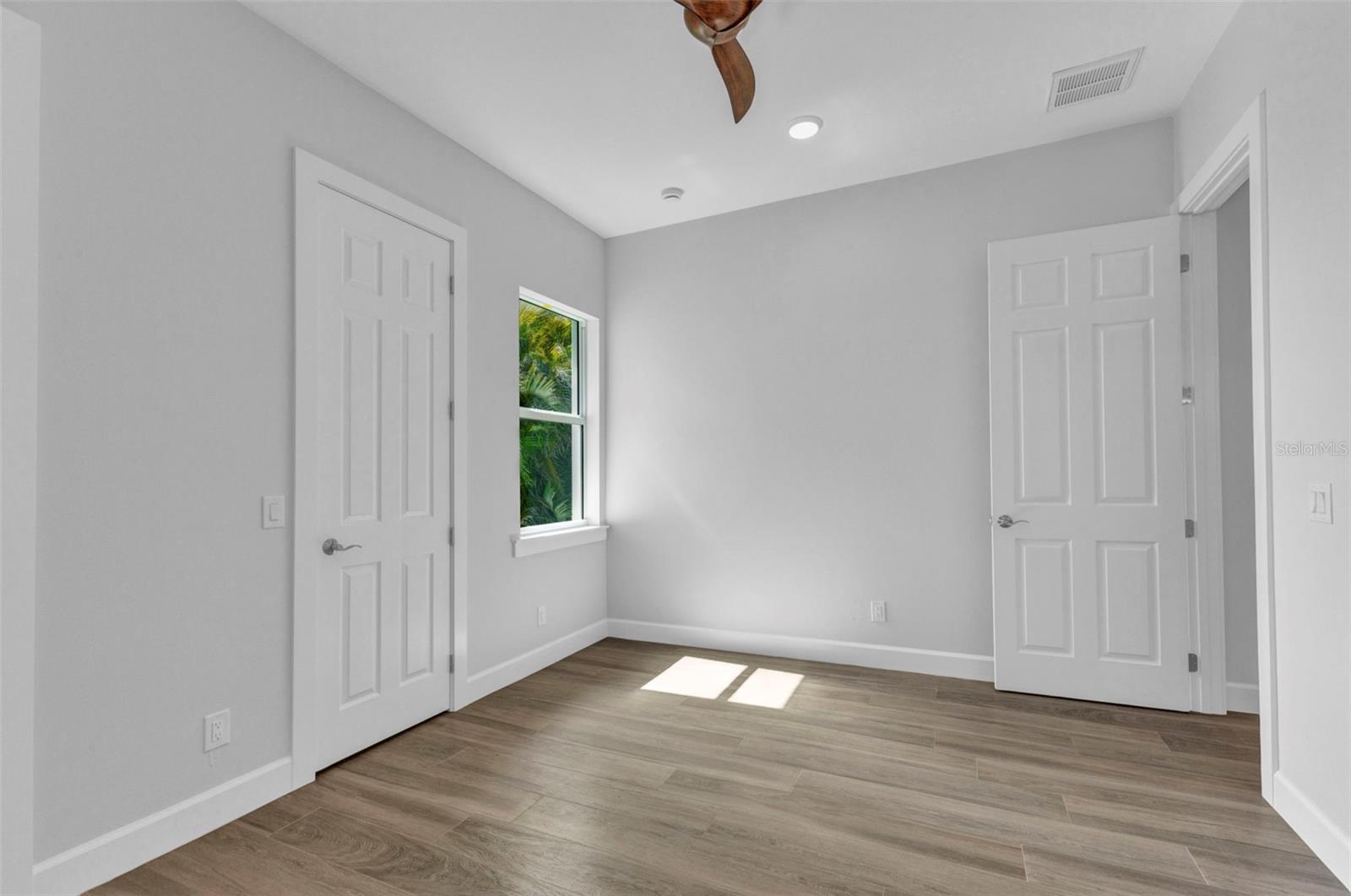 Image 42 of 94 For 3712 Carmichael Drive