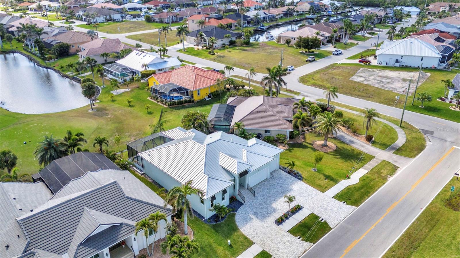 Image 76 of 94 For 3712 Carmichael Drive