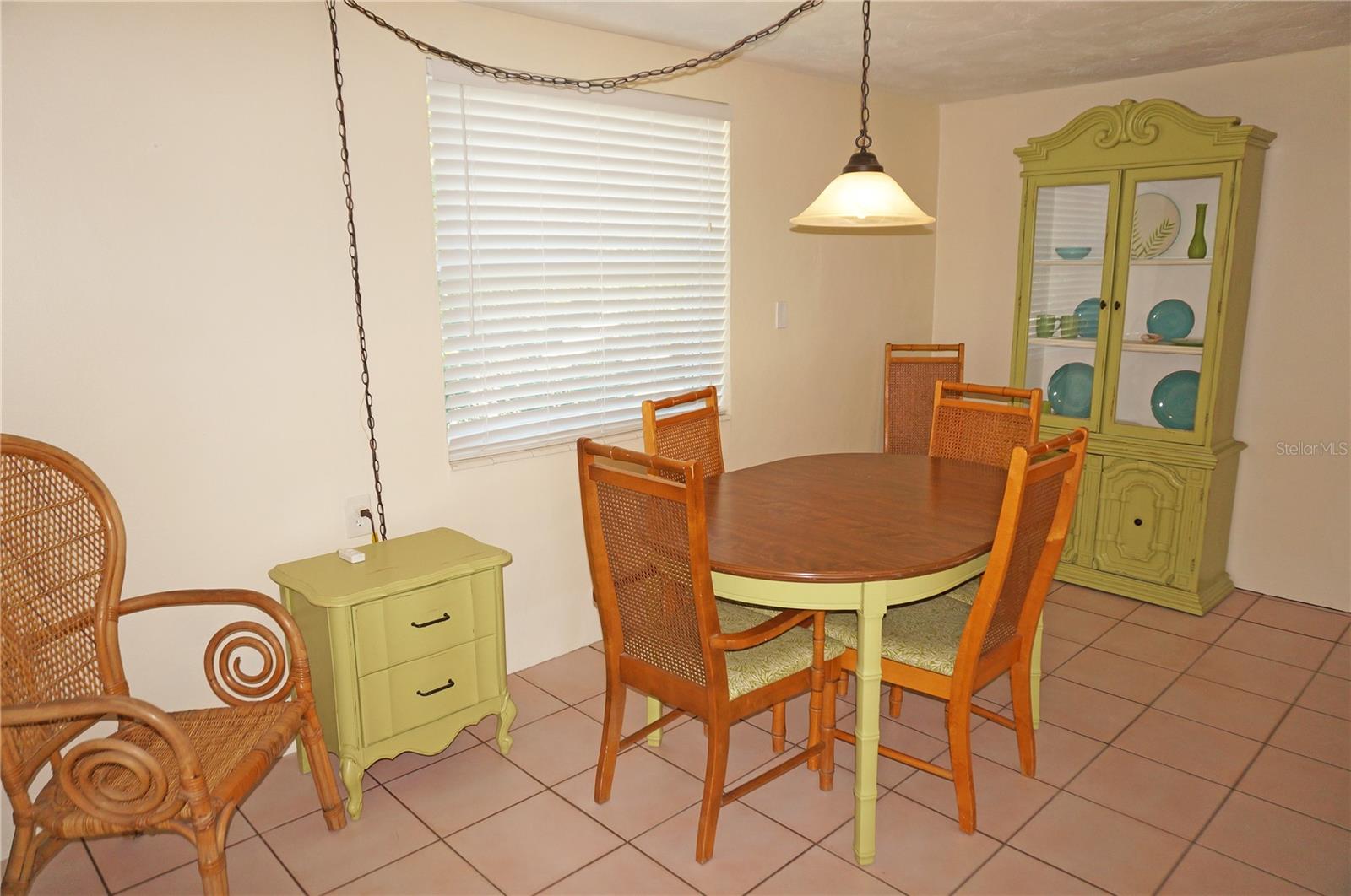 Image 12 of 42 For 1270 Manor Road