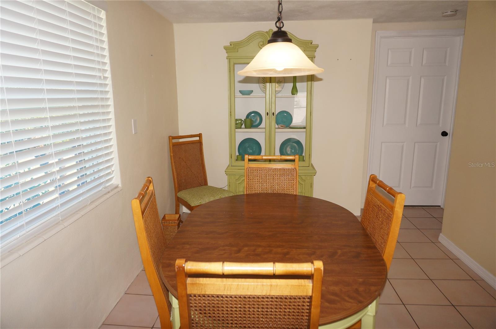 Image 14 of 42 For 1270 Manor Road