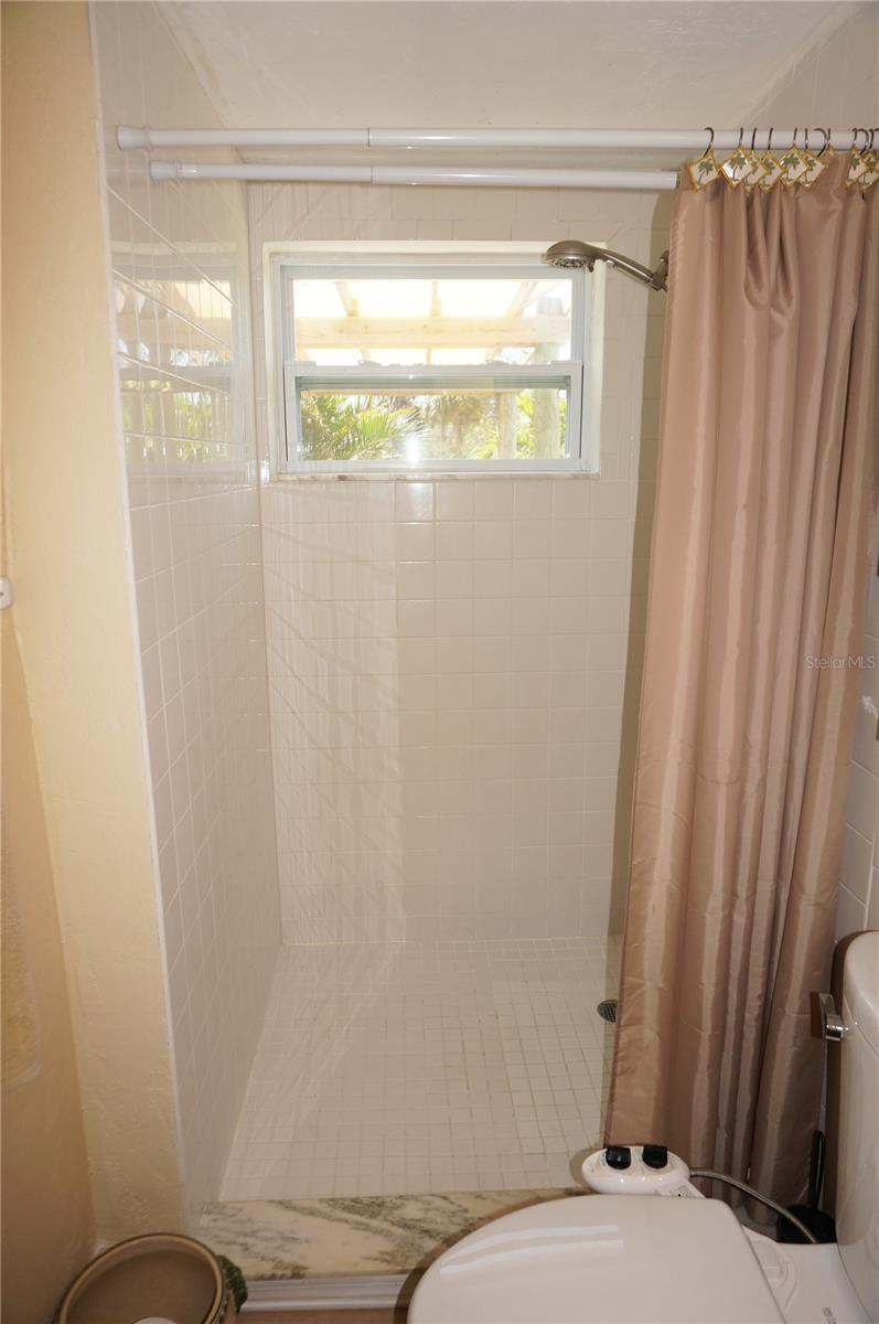 Image 21 of 42 For 1270 Manor Road