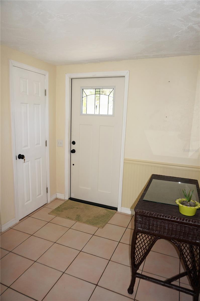Image 4 of 42 For 1270 Manor Road