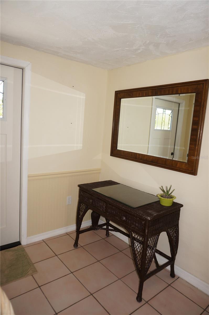 Image 5 of 42 For 1270 Manor Road