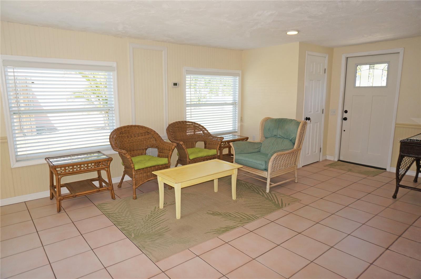 Image 8 of 42 For 1270 Manor Road