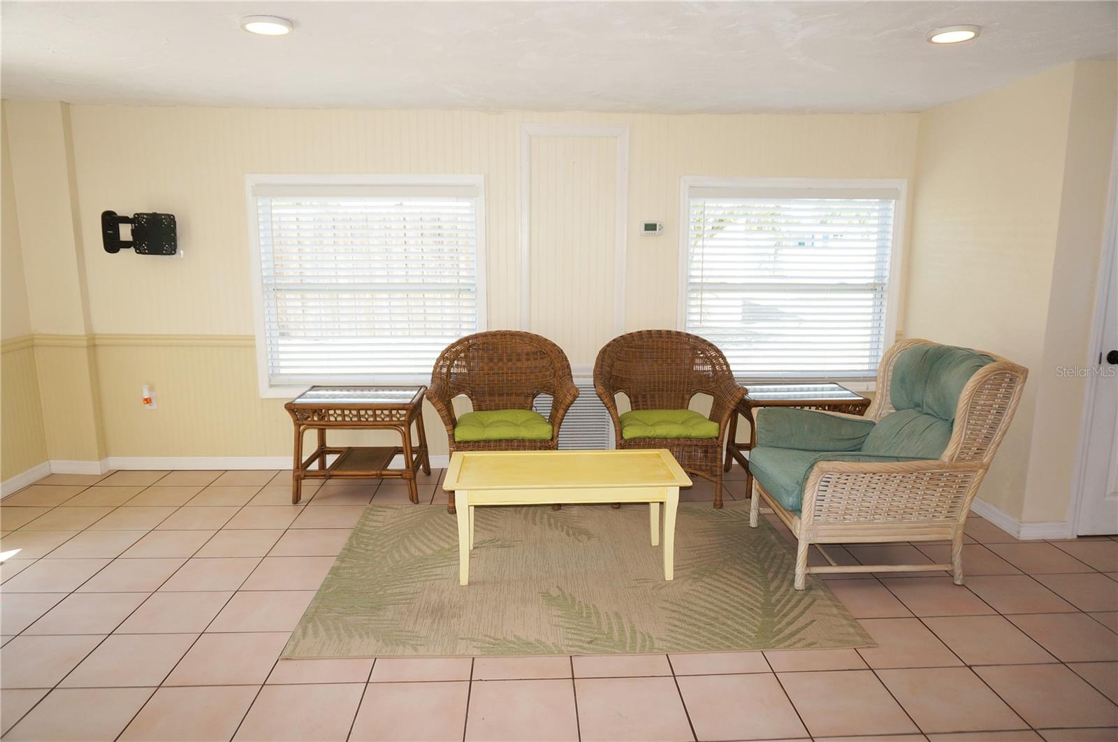 Image 9 of 42 For 1270 Manor Road