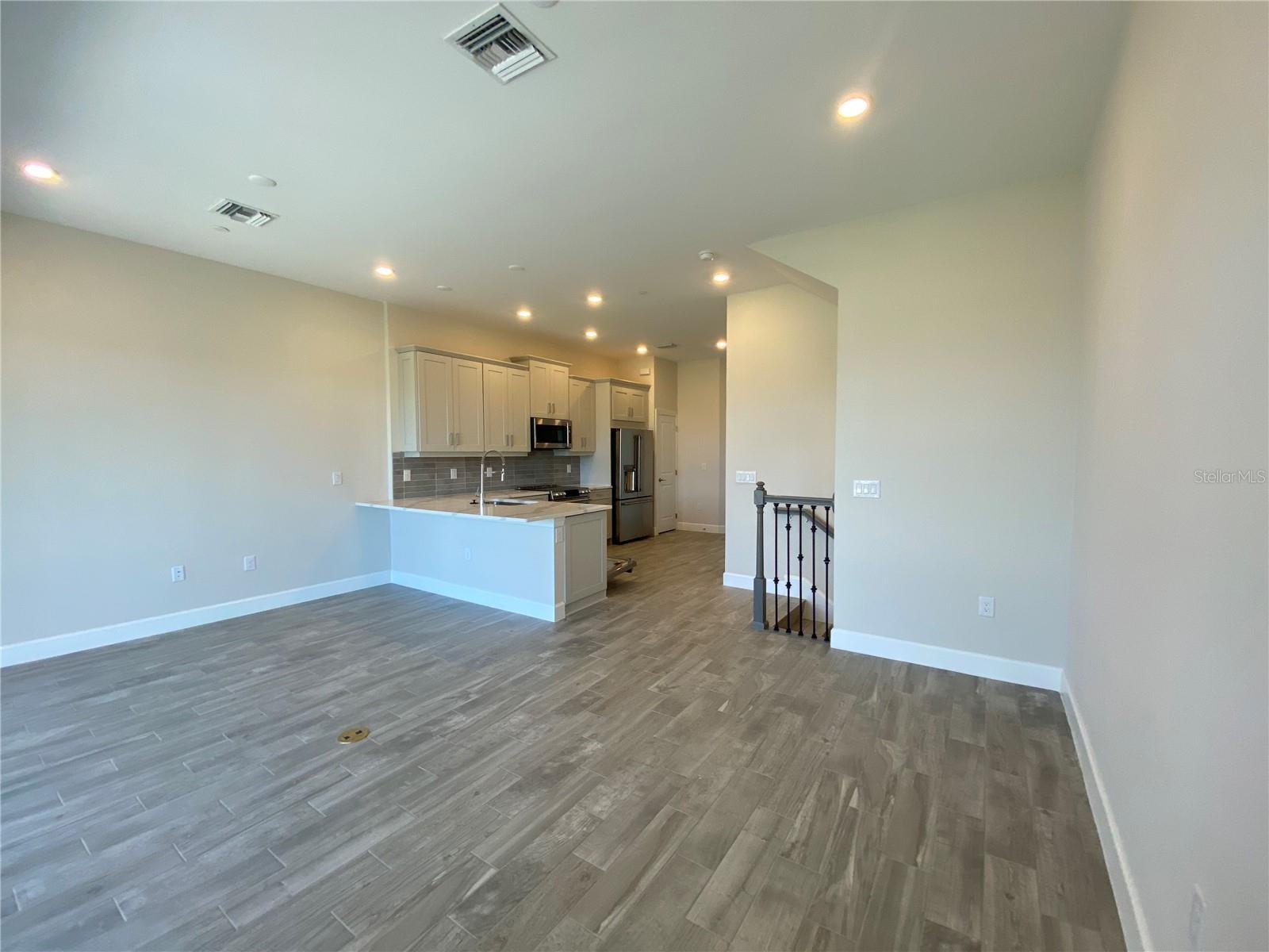 Image 15 of 50 For 1620 Sea Haven Drive 403
