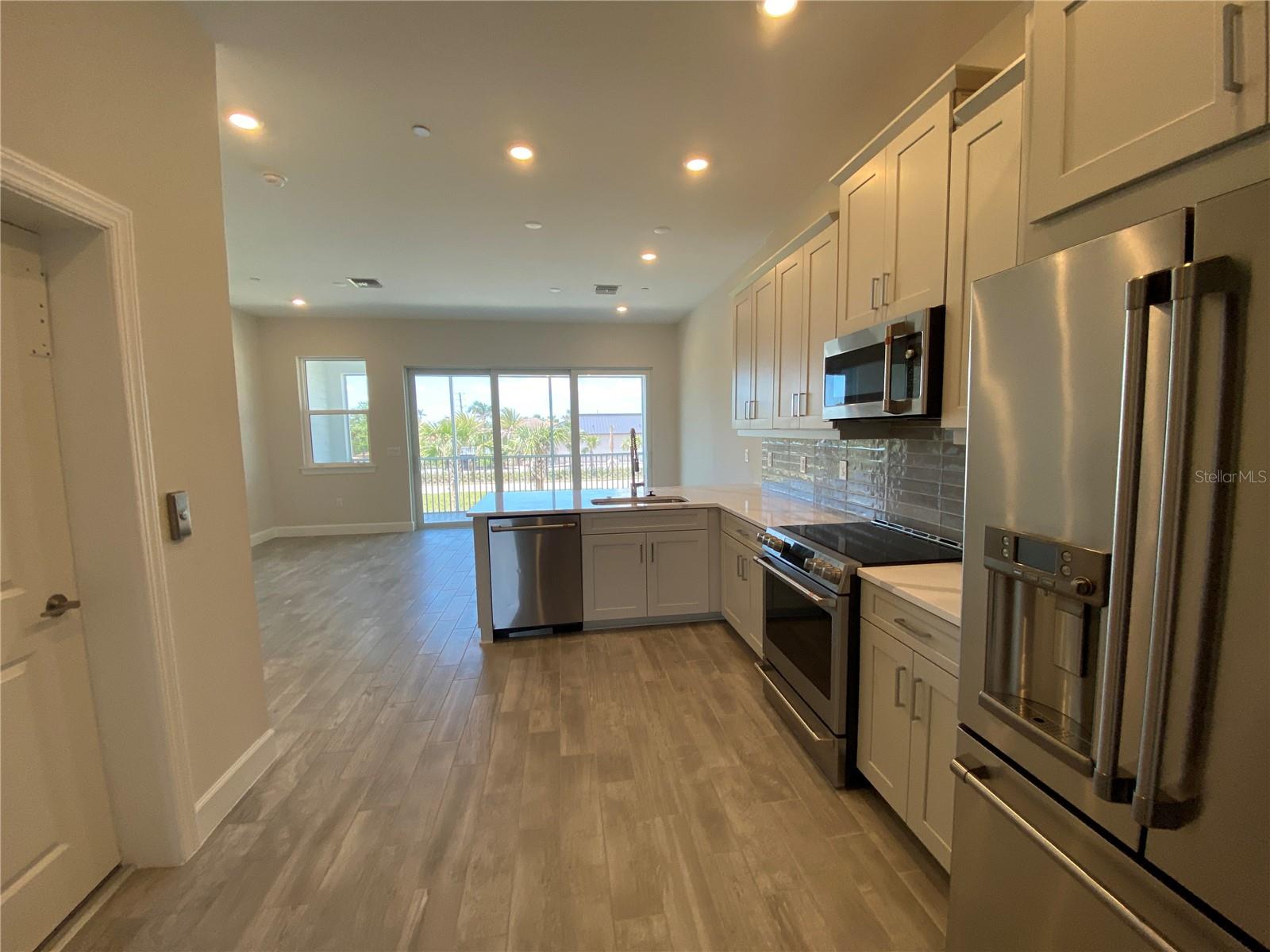Image 18 of 50 For 1620 Sea Haven Drive 403