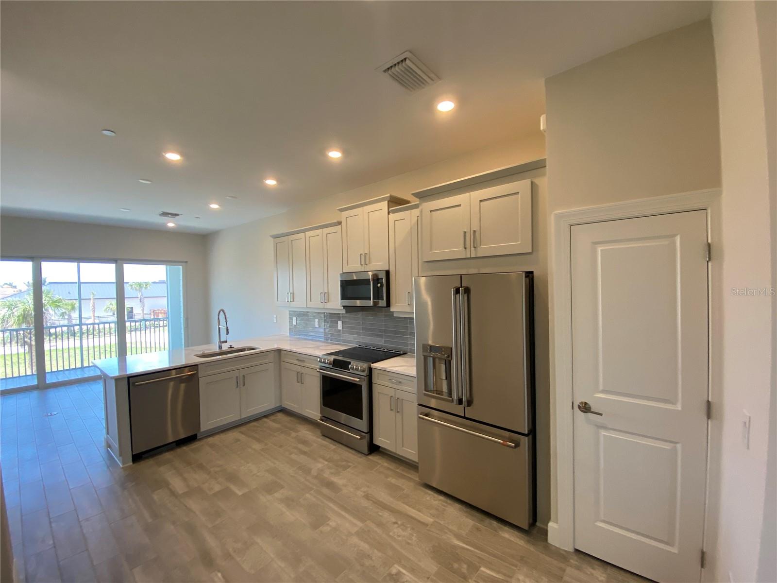 Image 21 of 50 For 1620 Sea Haven Drive 403