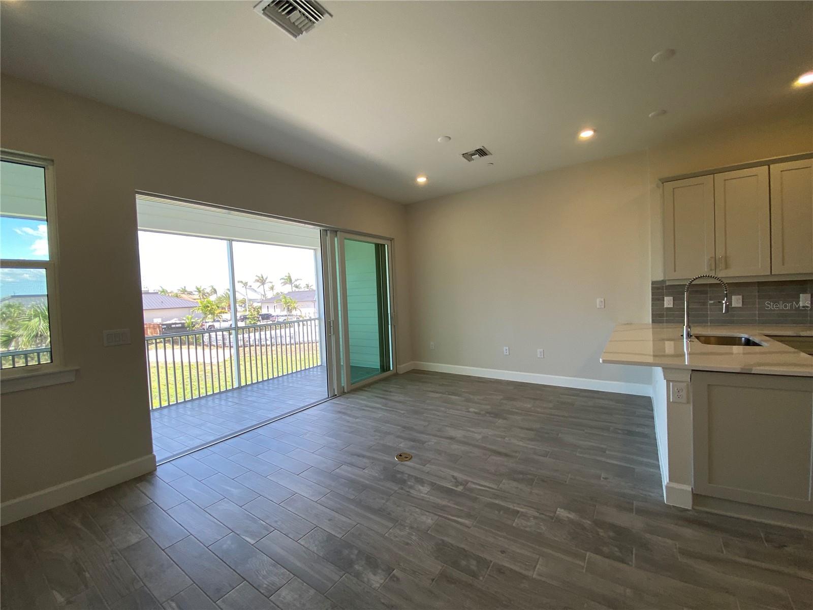 Image 22 of 50 For 1620 Sea Haven Drive 403