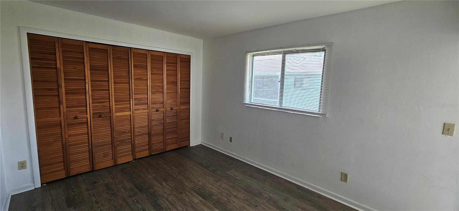 Image 11 of 19 For 4904 Vincennes Court 209