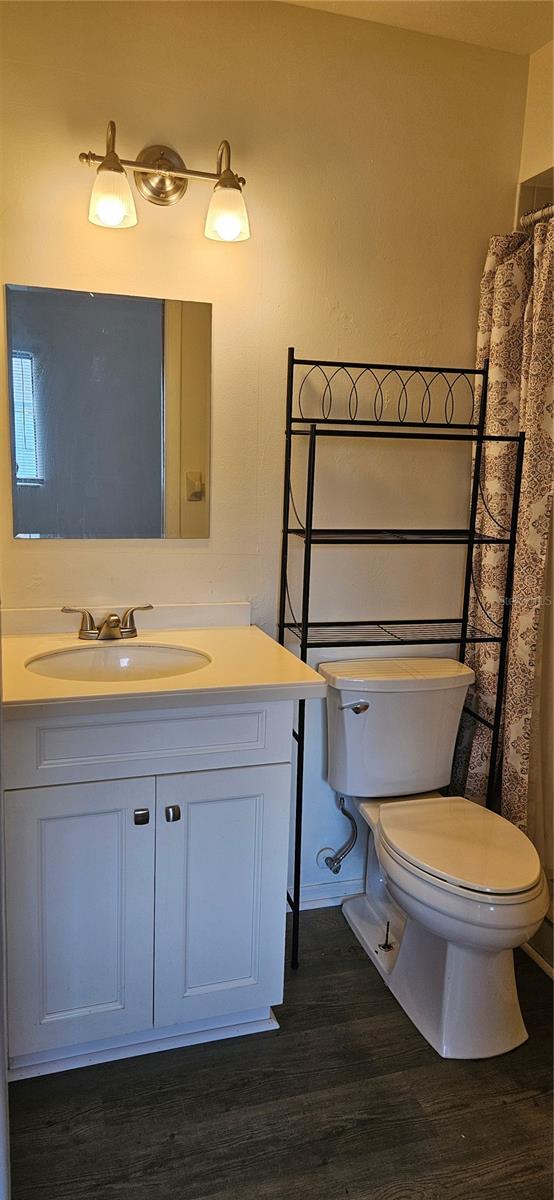 Image 16 of 19 For 4904 Vincennes Court 209