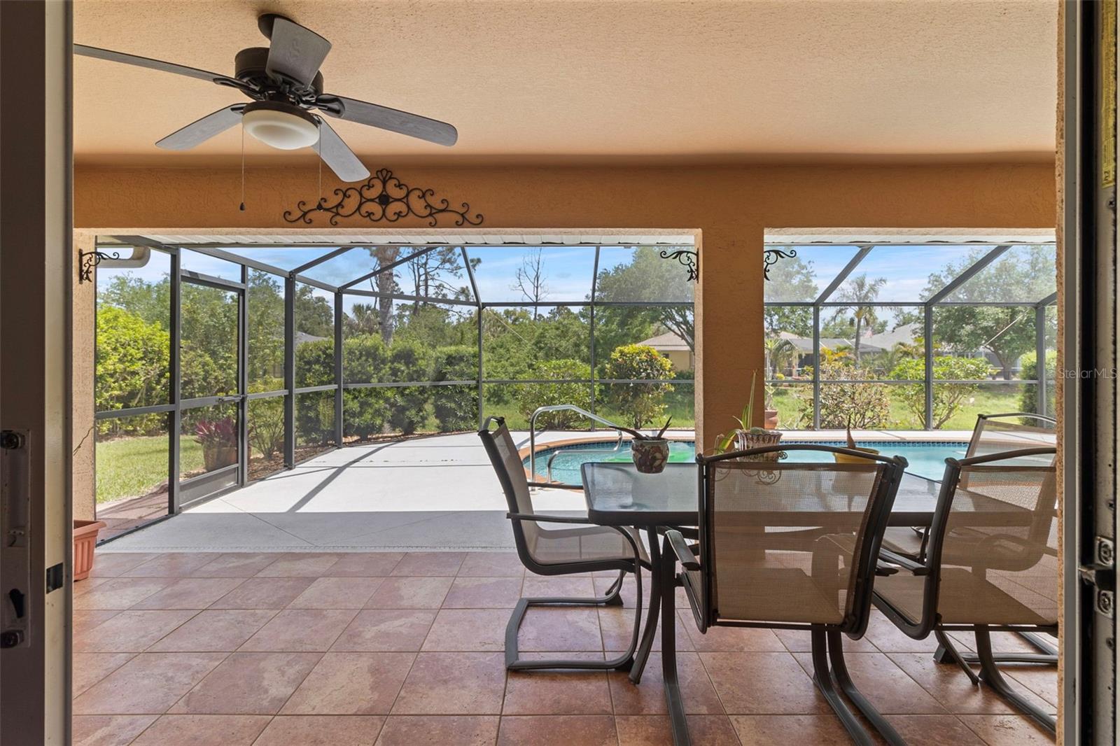 Image 26 of 38 For 1240 Alpinia Road
