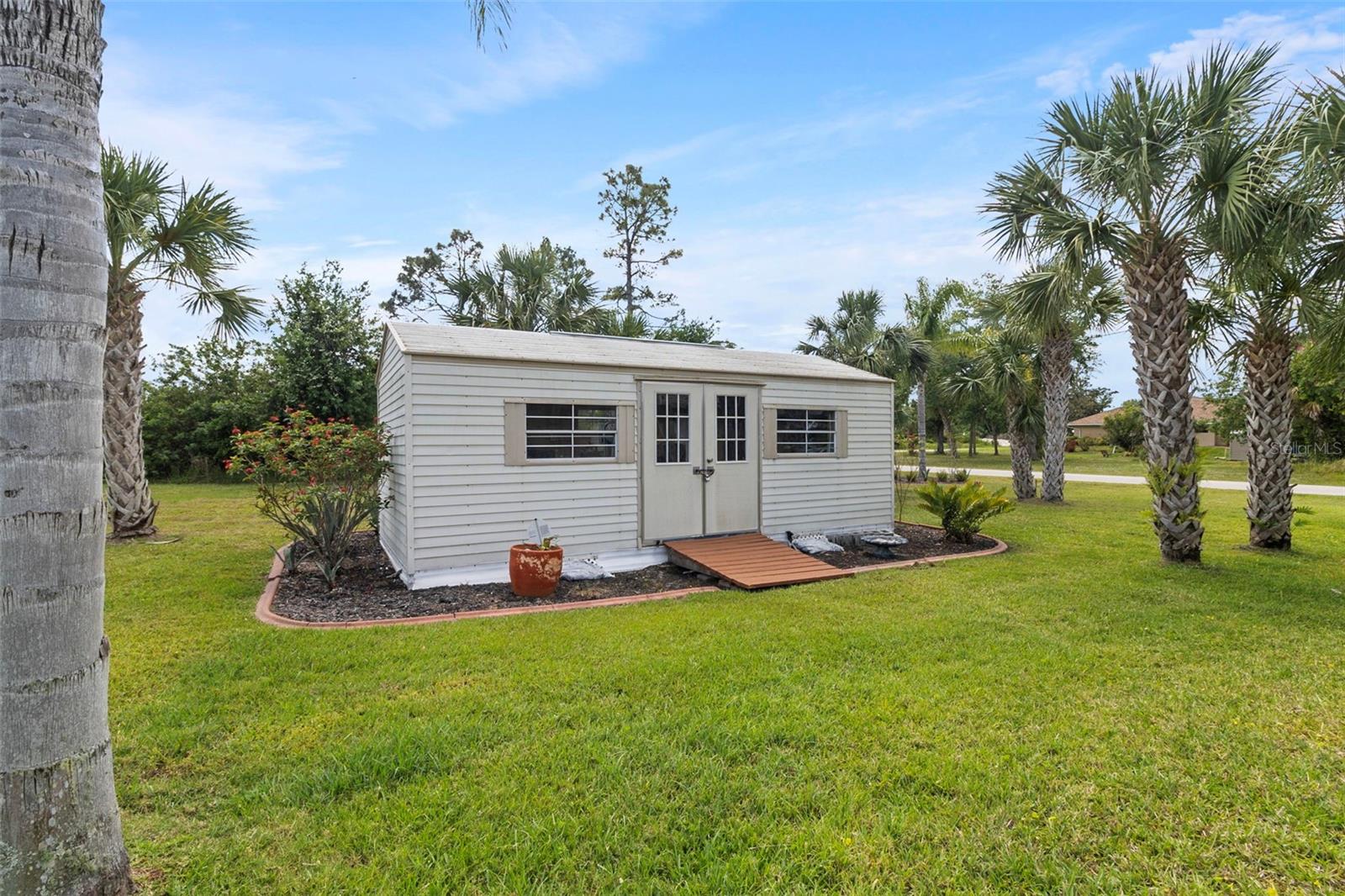 Image 34 of 38 For 1240 Alpinia Road