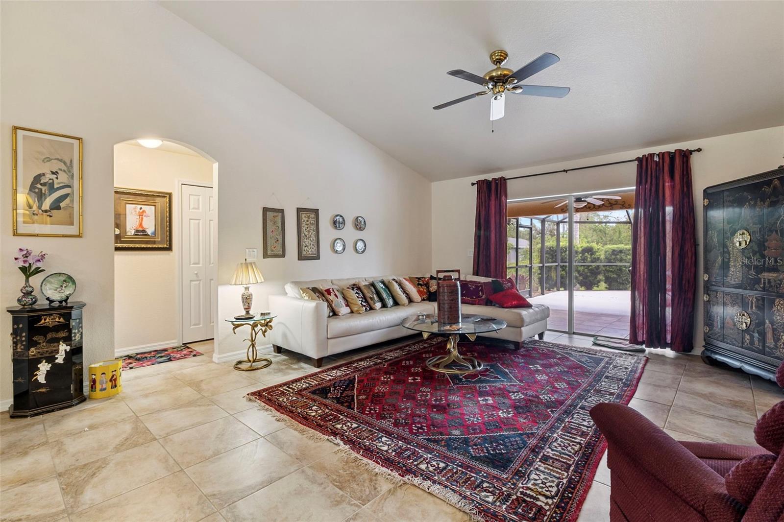 Image 7 of 38 For 1240 Alpinia Road