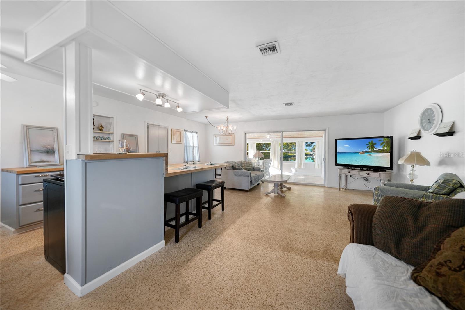 Image 5 of 57 For 21249 Higgs Drive