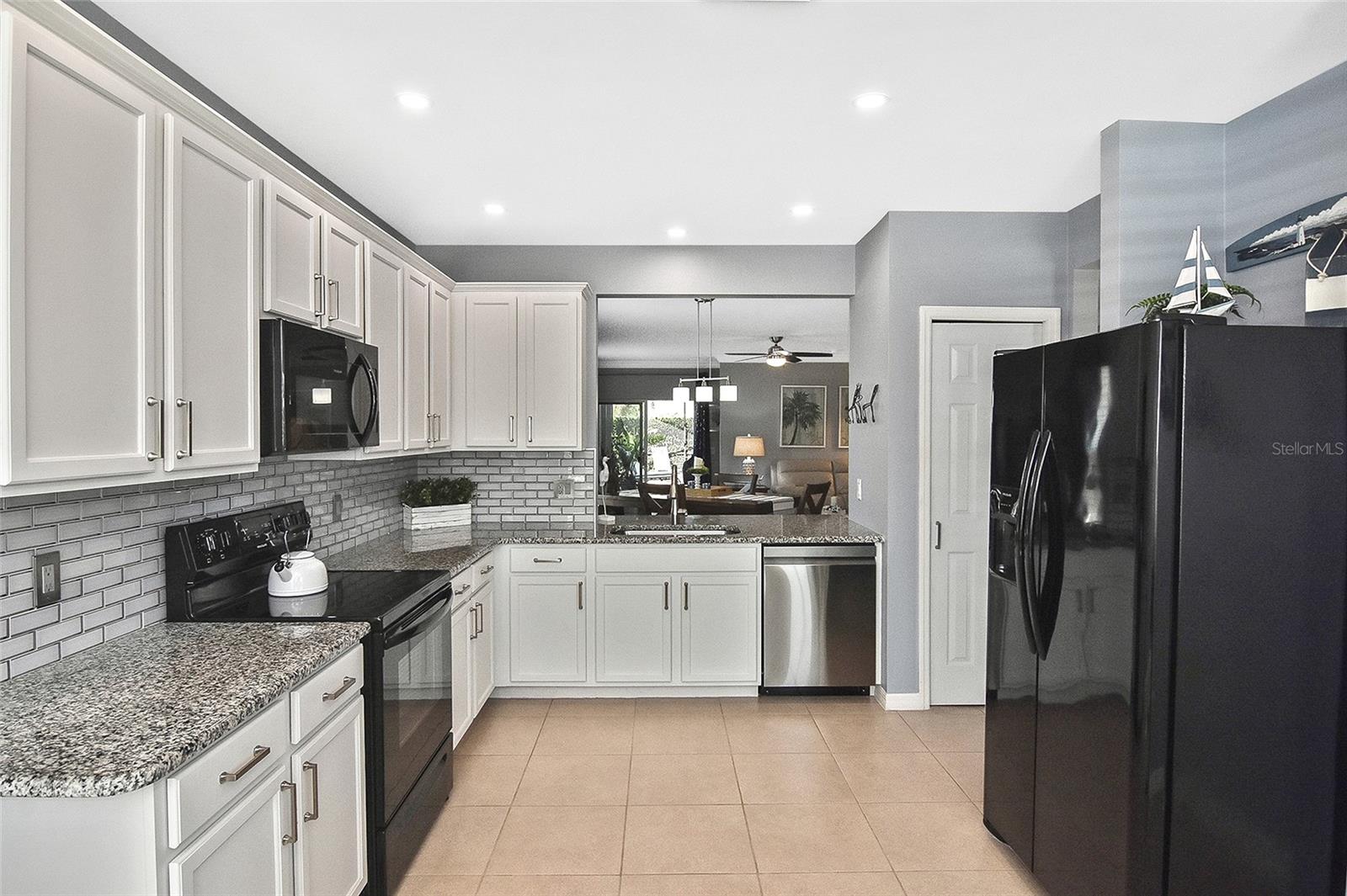 Image 18 of 63 For 28059 Arrowhead Circle