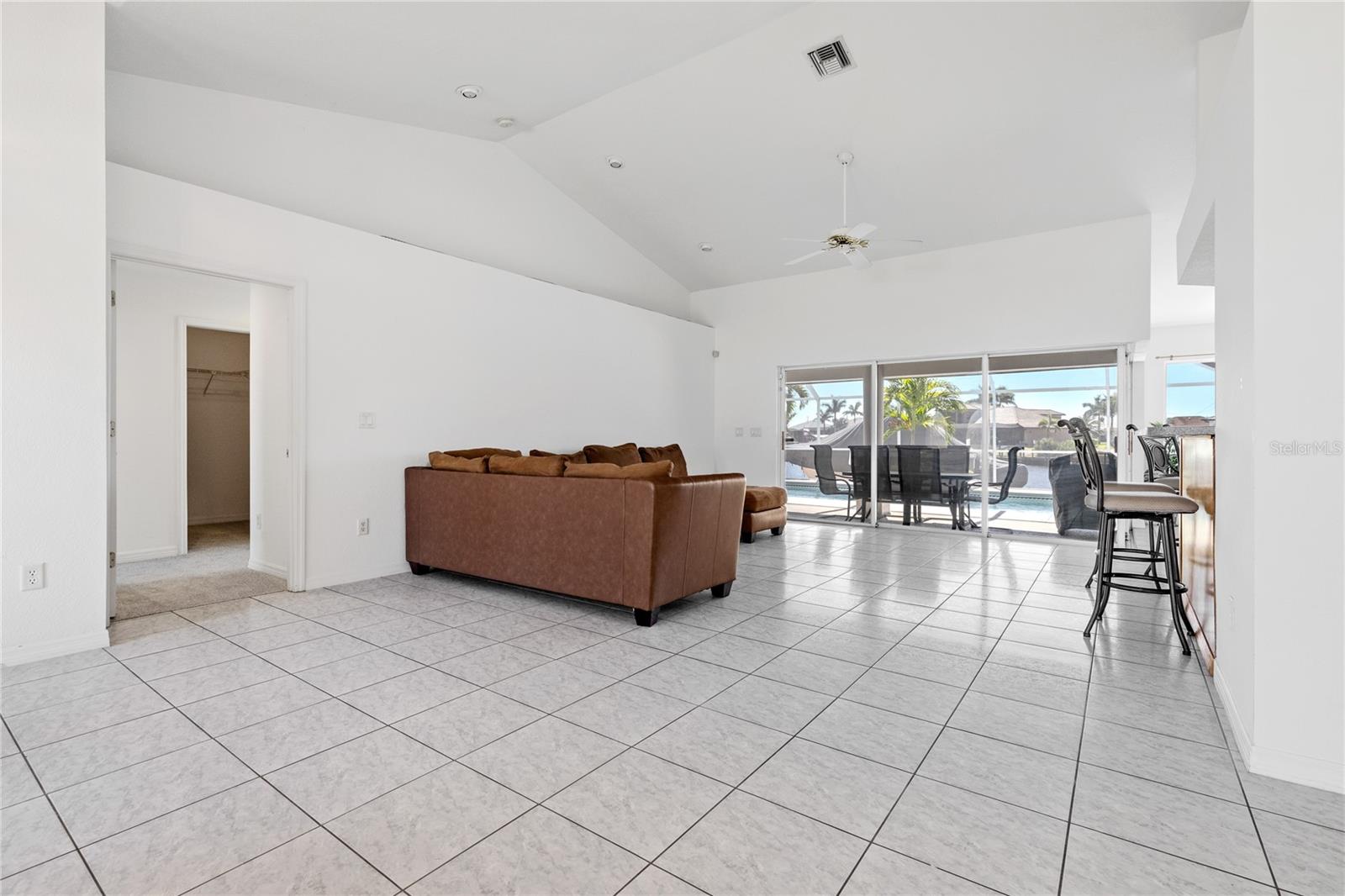 Image 11 of 50 For 1001 35th Avenue