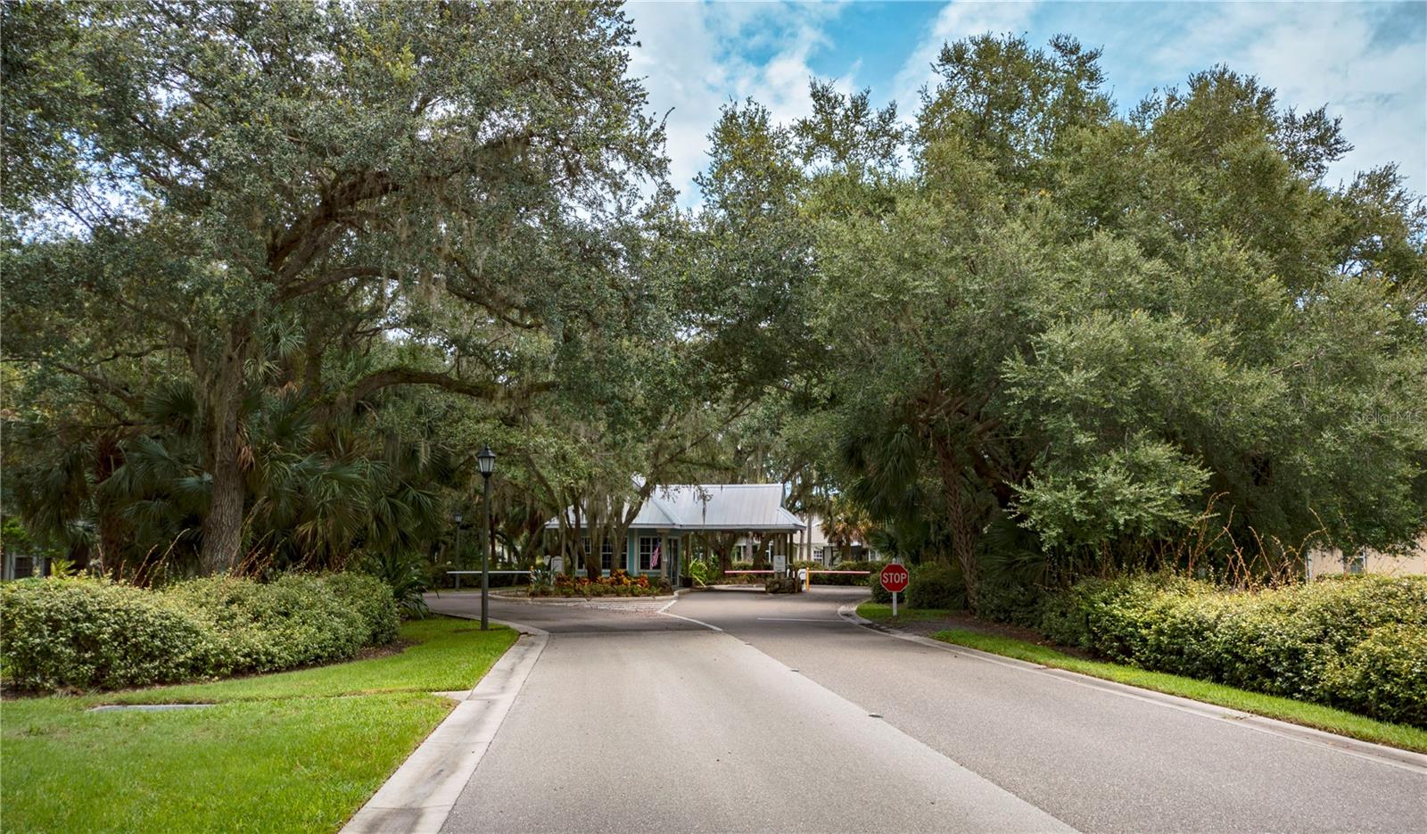 Image 46 of 72 For 19385 Water Oak Drive 302