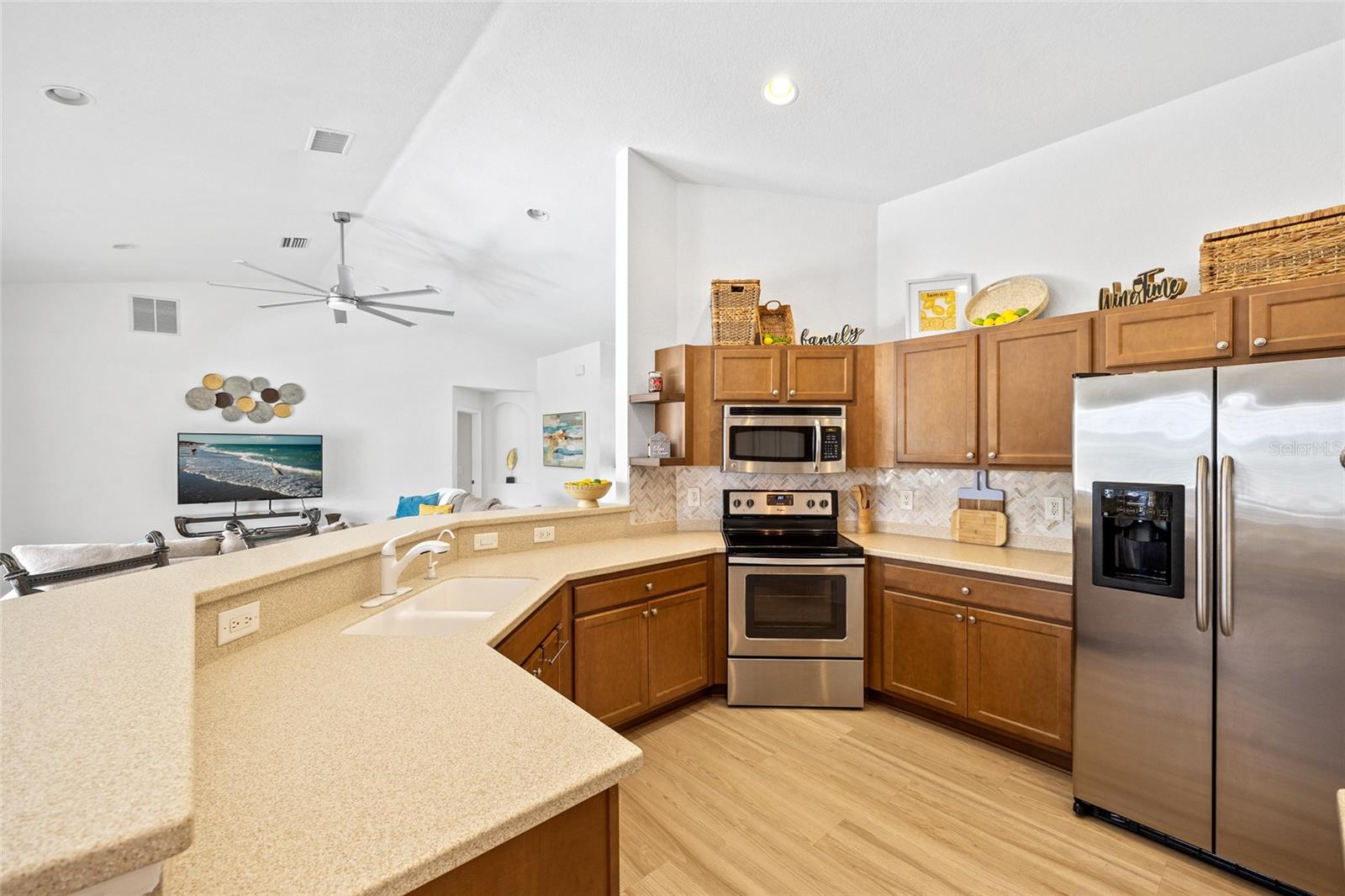 Image 14 of 45 For 13235 Essman Avenue