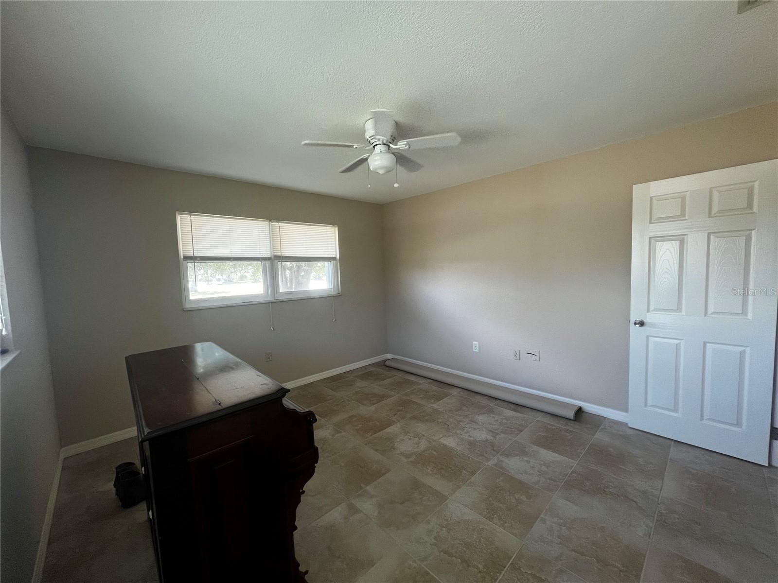 Image 19 of 47 For 931 Juno Drive