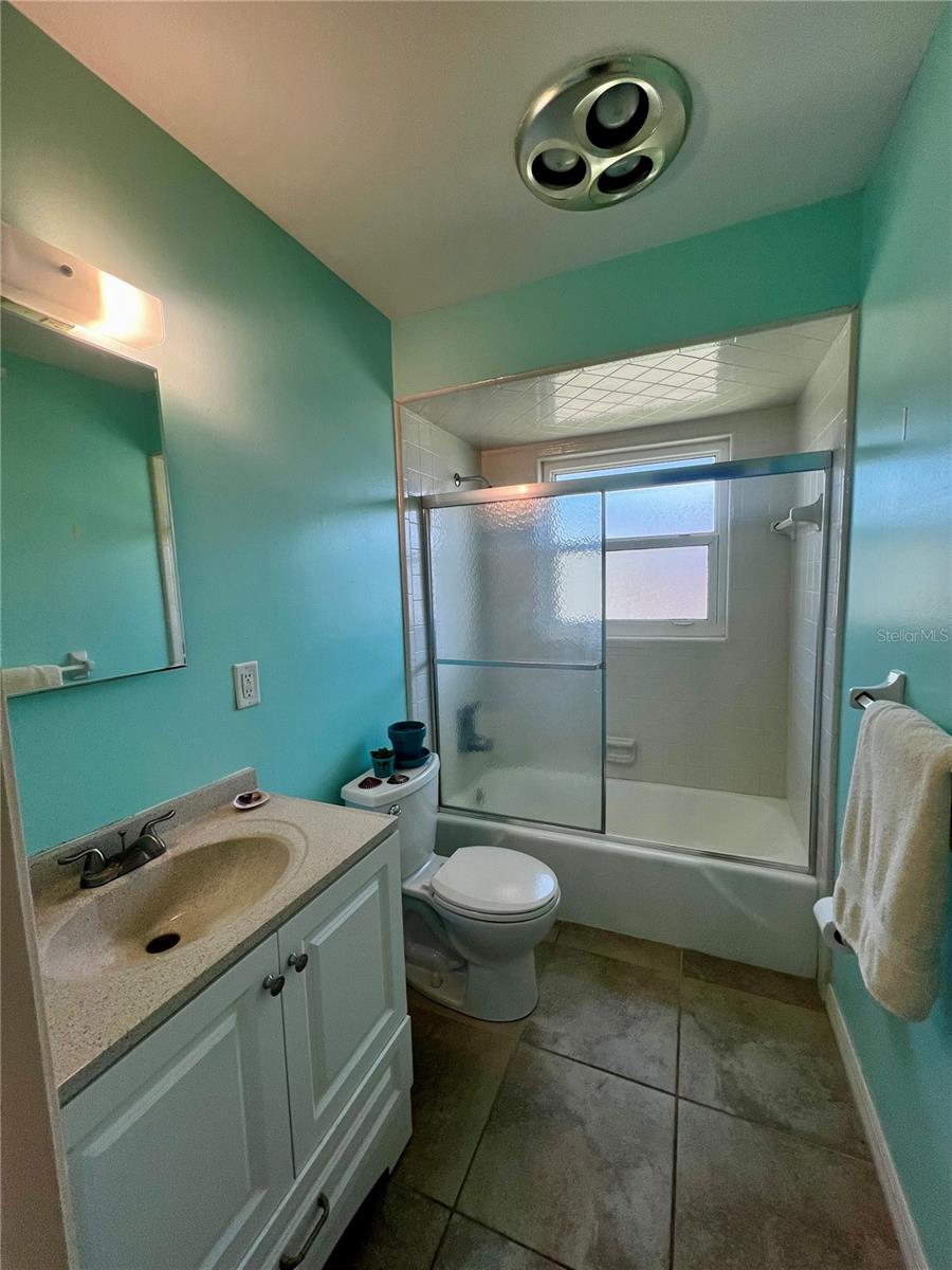 Image 21 of 47 For 931 Juno Drive