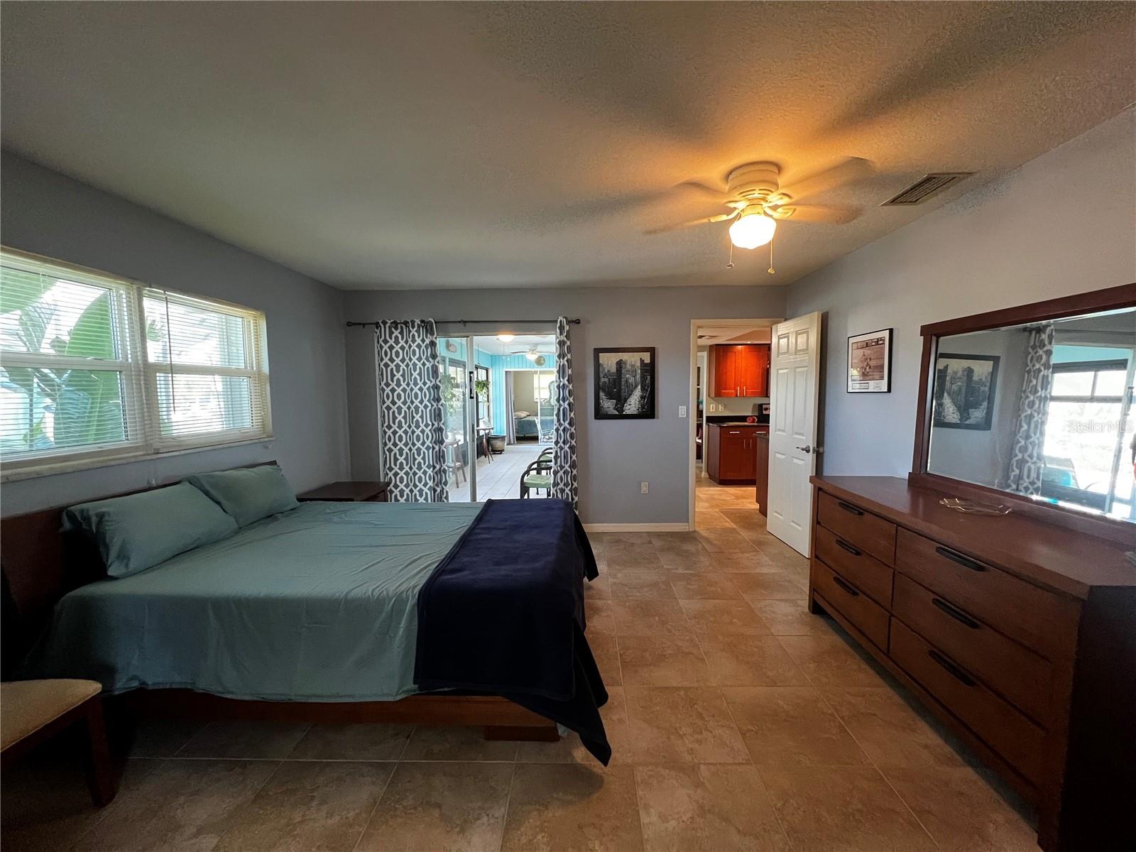 Image 30 of 47 For 931 Juno Drive