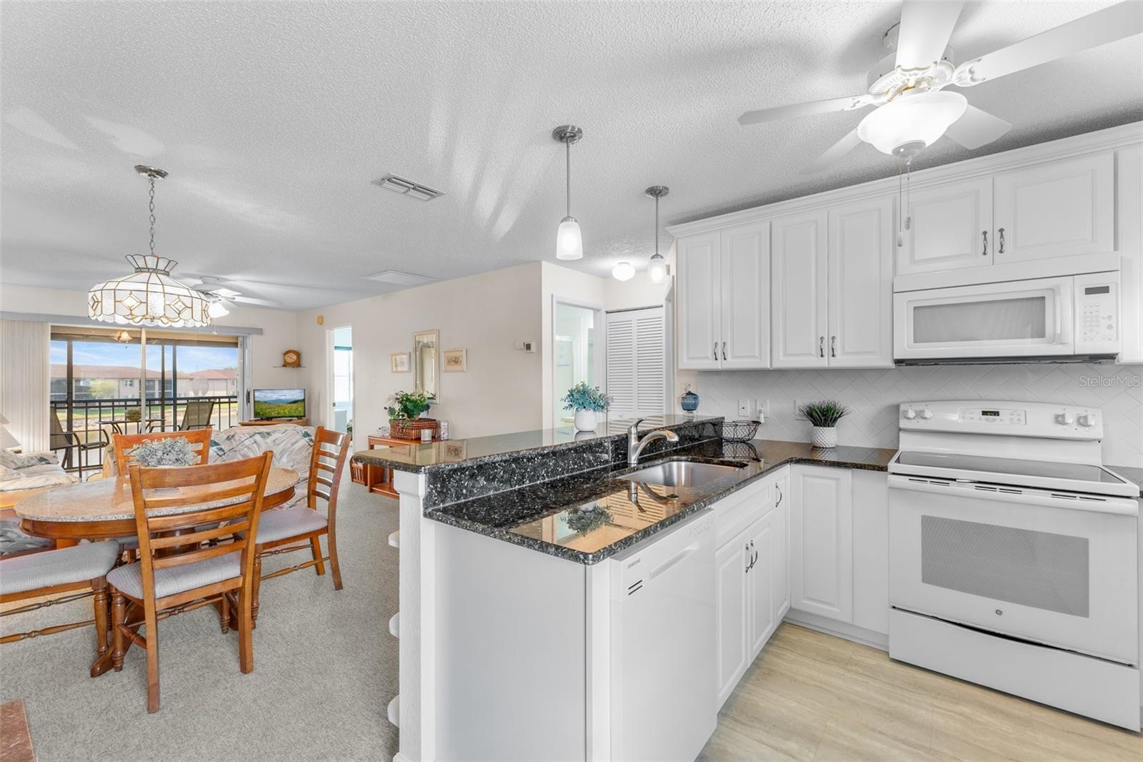 Image 2 of 38 For 25100 Sandhill Boulevard R202