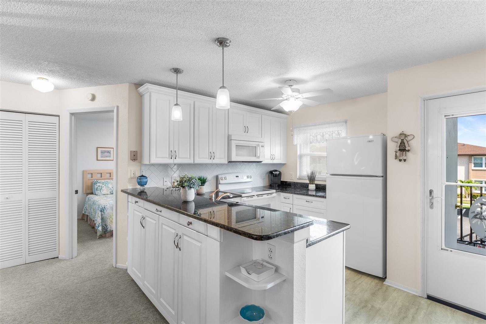 Image 4 of 38 For 25100 Sandhill Boulevard R202