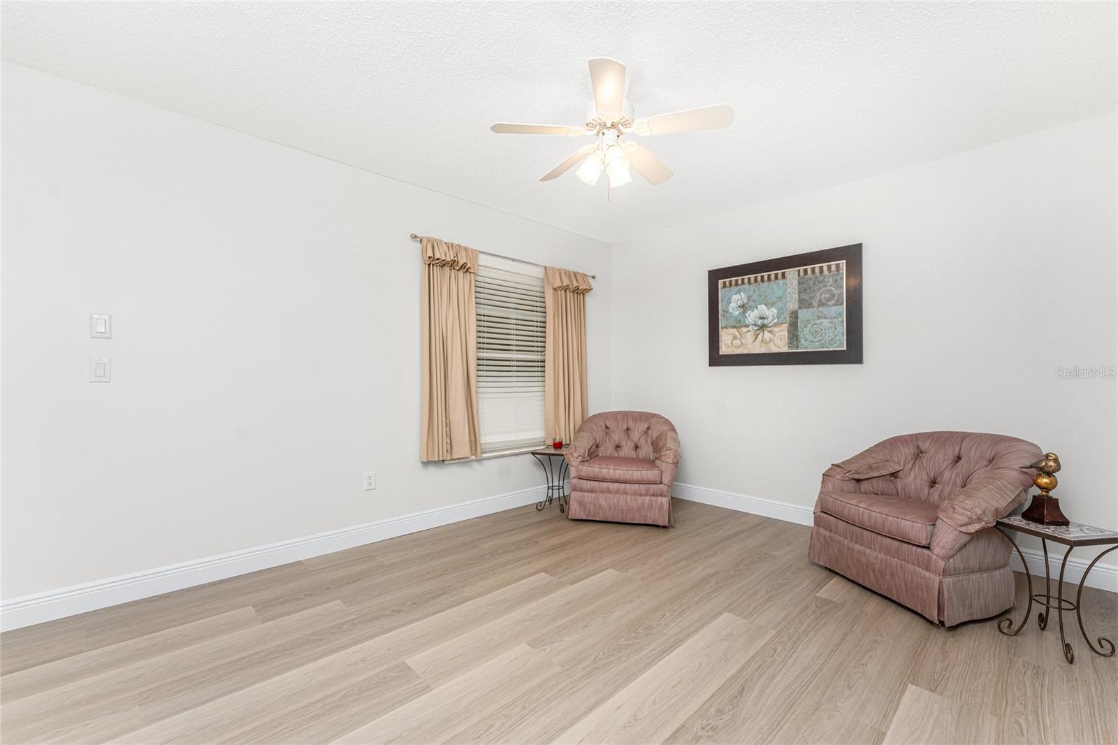Image 18 of 55 For 11315 Essex Drive