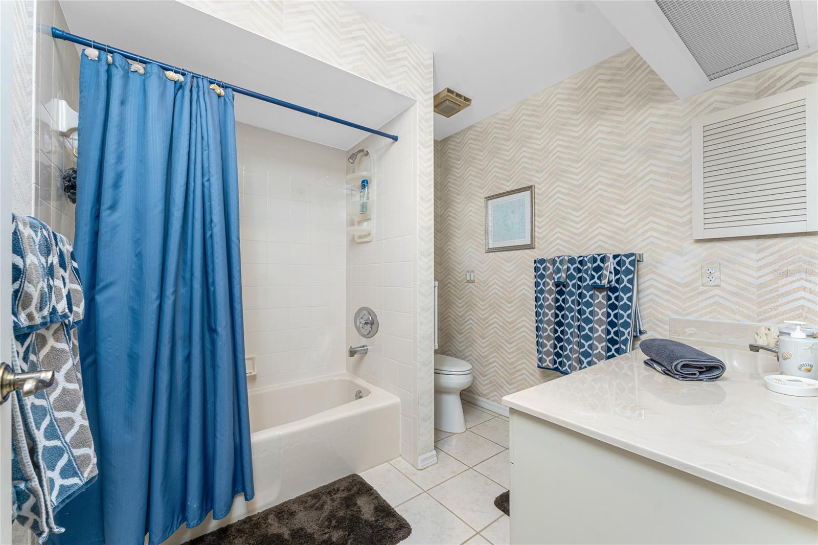 Image 19 of 55 For 11315 Essex Drive
